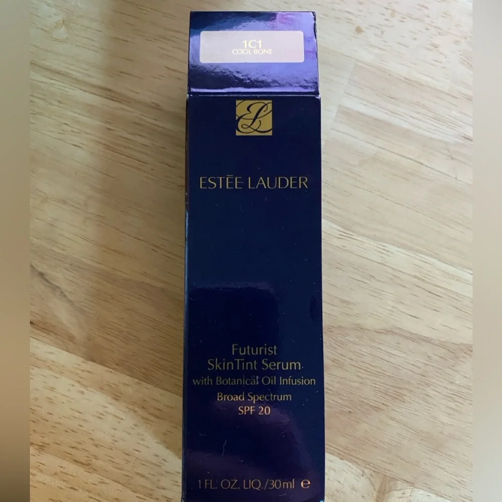 Futurist SkinTint Serum Foundation
With Botanical Oil Infusion SPF 20 Cool Bone - Picture 2 of 4